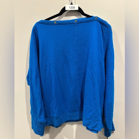 Vince Camuto Blue cold Shoulder Sweater - Picture 1 of 4